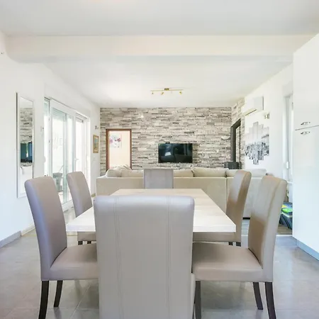 Family Friendly House With A Swimming Pool Kastel Stafilic, - 21263 *
