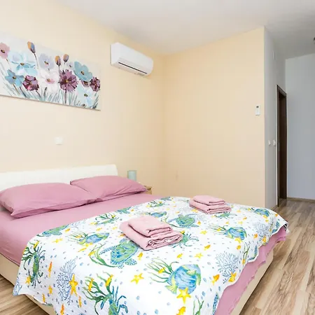 Holiday home Family Friendly House With A Swimming Pool Kastel Stafilic, - 21263