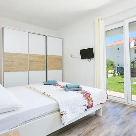 Family Friendly House With A Swimming Pool Kastel Stafilic, - 21263 Kaštela