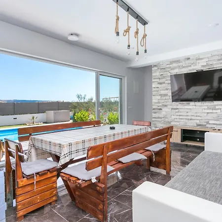 別荘 Family Friendly House With A Swimming Pool Kastel Stafilic, - 21263 Kaštela