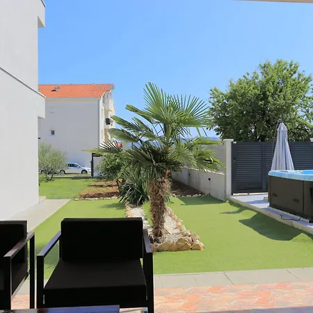 Semesterbostad Family Friendly House With A Swimming Pool Kastel Stafilic, - 21263 *