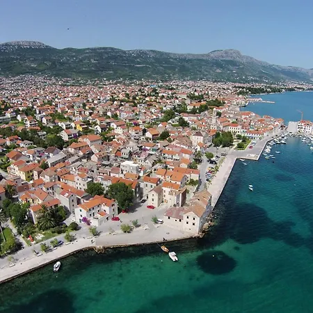 Family Friendly House With A Swimming Pool Kastel Stafilic, - 21263 Semesterbostad *